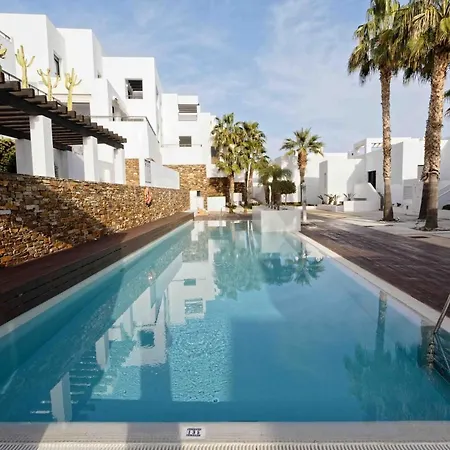 Spectacular Aprt. In Front Of The Sea *