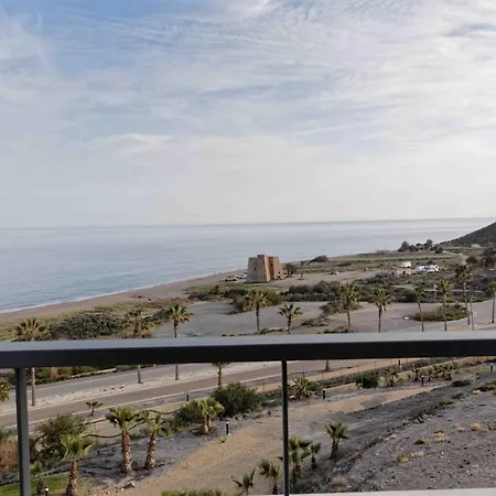 Spectacular Aprt. In Front Of The Sea *